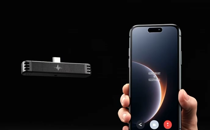Sound Snap schwebt vor einem Smartphone